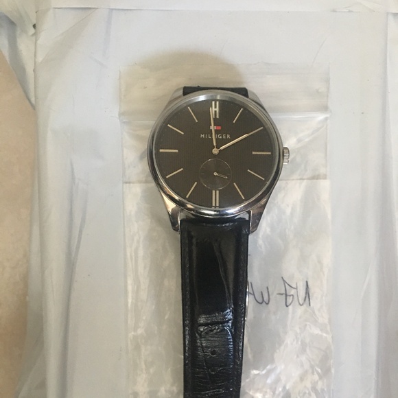 Men’s Tommy Hilfiger Dress Watch 44mm Genuine black Leather Oversize 22" - Picture 1 of 11